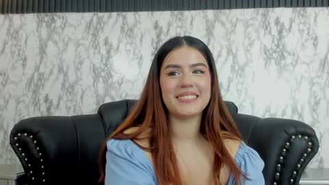 Snapshot of miamontoya chatting on January 13, 2025, 3:15 pm Mia -5 7001400 Follow online show from January 13, 2025, 3:15 pm