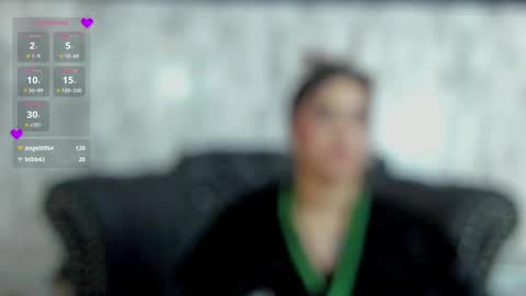 Snapshot of miamontoya chatting on February 6, 2025, 11:37 pm Mia -5 7001400 Follow online show from February 6, 2025, 11:37 pm