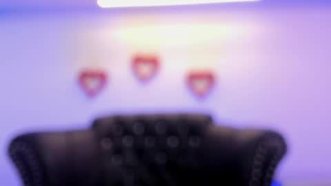 Snapshot of miamontoya chatting on February 22, 2025, 3:58 pm Mia -5 7001400 Follow online show from February 22, 2025, 3:58 pm