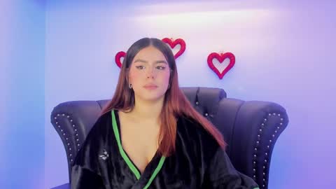 Snapshot of miamontoya chatting on February 25, 2025, 3:38 pm Mia -5 7001400 Follow online show from February 25, 2025, 3:38 pm