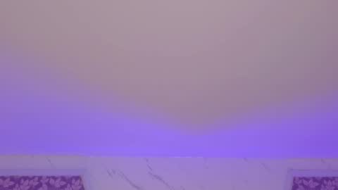 Snapshot of miamontoya chatting on October 4, 2025, 1:09 pm Mia -5 7001400 Follow online show from October 4, 2025, 1:09 pm