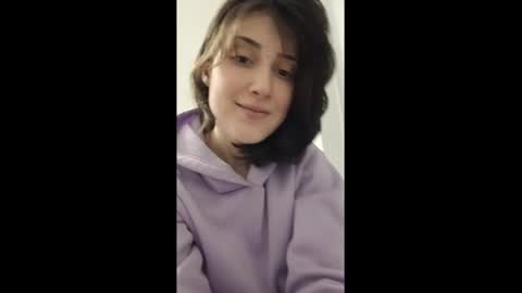 miamoon123 online show from February 18, 2025, 7:09 pm