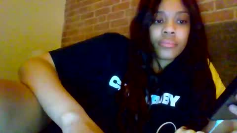 MiaMuffn online show from November 12, 2025, 2:34 am