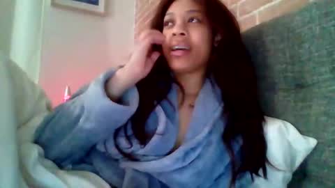 MiaMuffn online show from April 21, 2026, 11:05 am