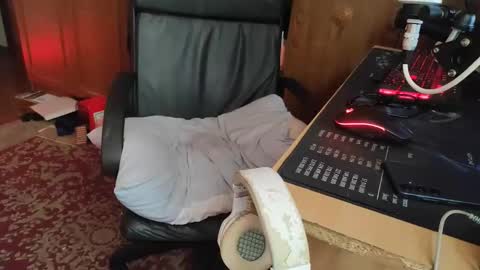 Kristien online show from May 1, 2026, 3:27 pm