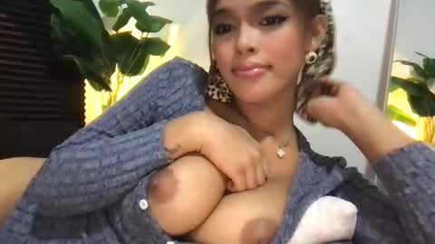 Snapshot of miapasita chatting on September 17, 2025, 7:04 pm Mia online show from September 17, 2025, 7:04 pm