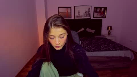 Mia online show from January 15, 2025, 5:58 pm