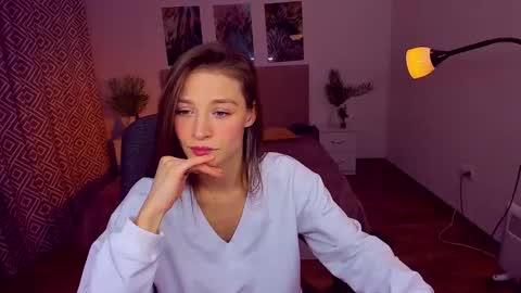 Mia online show from January 19, 2025, 9:23 pm