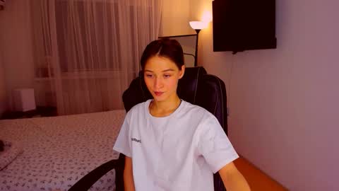 Mia online show from October 12, 2025, 9:03 pm