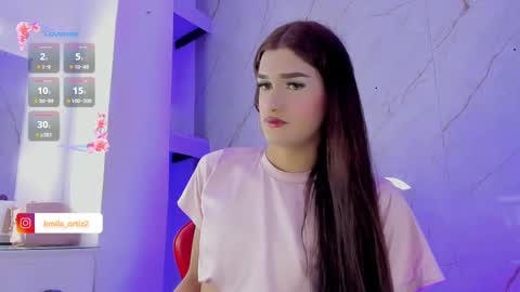 miapink_ofi_ online show from September 9, 2025, 10:20 pm