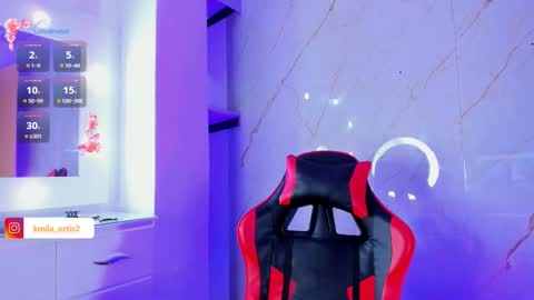 miapink_ofi_ online show from September 12, 2025, 11:04 pm