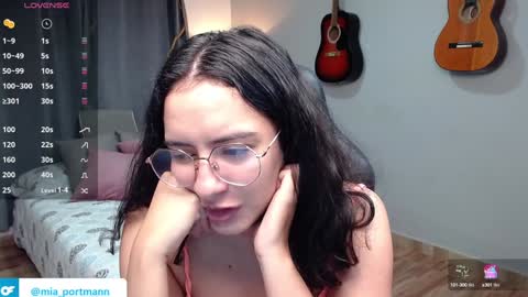 Snapshot of miaportman chatting on December 9, 2024, 12:08 pm MIAPORTMANN online show from December 9, 2024, 12:08 pm