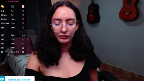 Snapshot of miaportman chatting on December 29, 2024, 12:34 pm MIAPORTMANN online show from December 29, 2024, 12:34 pm