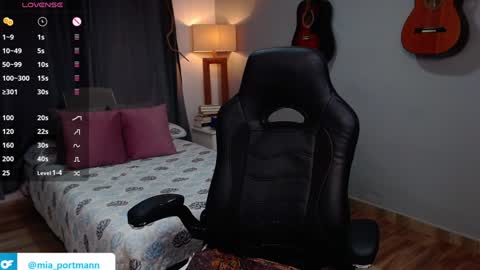 Snapshot of miaportman chatting on January 3, 2025, 1:58 pm MIAPORTMANN online show from January 3, 2025, 1:58 pm