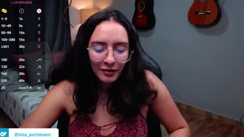 Snapshot of miaportman chatting on January 15, 2025, 12:15 pm MIAPORTMANN online show from January 15, 2025, 12:15 pm