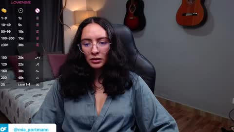 Snapshot of miaportman chatting on January 20, 2025, 3:28 pm MIAPORTMANN online show from January 20, 2025, 3:28 pm