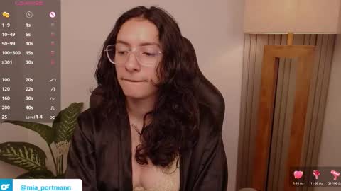 MIAPORTMANN online show from March 11, 2026, 8:42 am