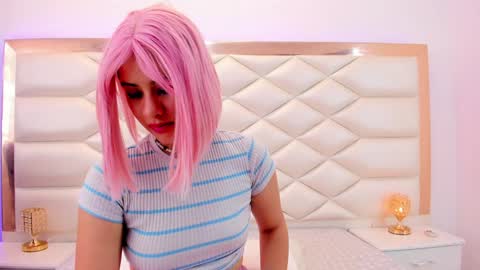 Snapshot of miaqueen021 chatting on January 23, 2025, 4:48 pm Sweetie Mia online show from January 23, 2025, 4:48 pm