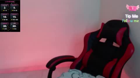 miarobinn_ online show from November 21, 2025, 6:34 am