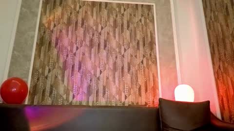 Mia online show from February 19, 2026, 5:47 am