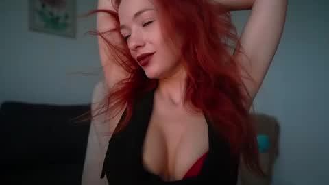 Snapshot of miarouge_me chatting on July 5, 2026, 2:40 am Mia online show from July 5, 2026, 2:40 am