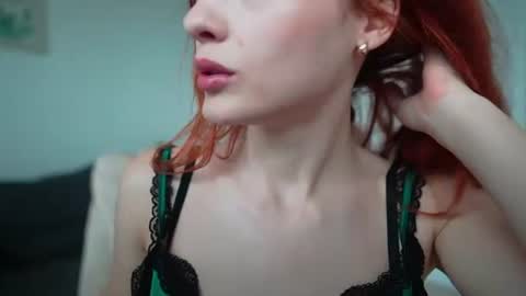 Snapshot of miarouge_me chatting on July 7, 2026, 4:48 am Mia online show from July 7, 2026, 4:48 am