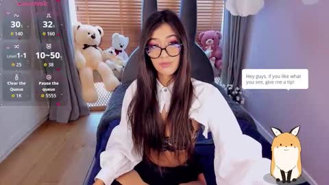 Miayna Silk online show from October 23, 2025, 10:25 am