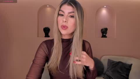 Mia Silva online show from May 20, 2026, 11:16 am