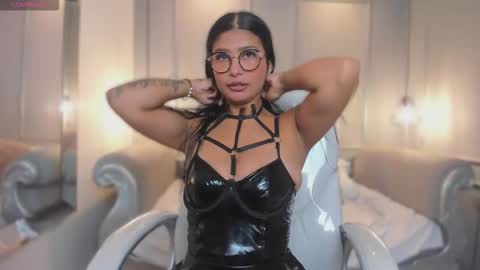 Mia  online show from February 21, 2026, 3:18 am