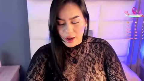 Mia online show from February 4, 2026, 8:36 pm