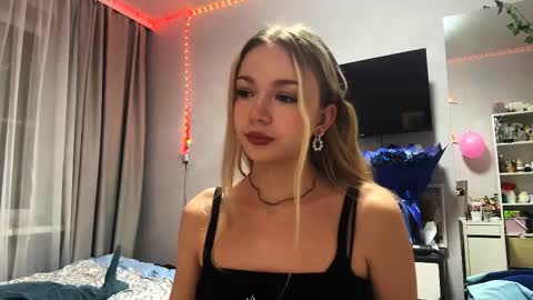 Snapshot of miasuszynski chatting on February 19, 2026, 8:05 pm Milana online show from February 19, 2026, 8:05 pm