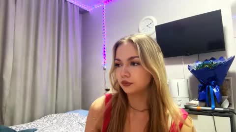 Snapshot of miasuszynski chatting on February 25, 2026, 9:35 pm Milana online show from February 25, 2026, 9:35 pm