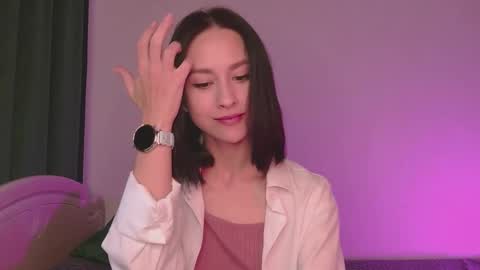 Mia online show from September 16, 2025, 8:48 am