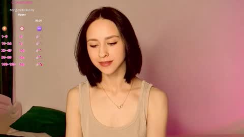 Mia online show from November 13, 2025, 6:01 am