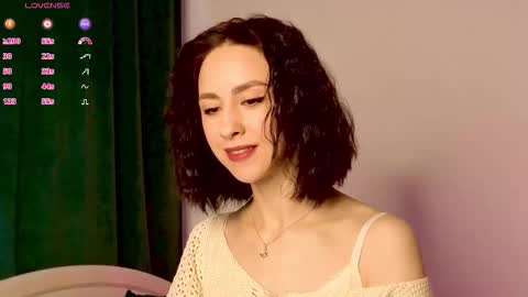 Mia online show from December 5, 2025, 6:22 am