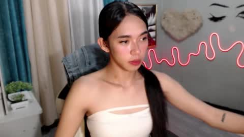 Mia online show from February 13, 2025, 11:17 am