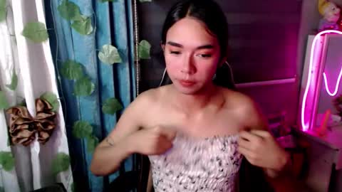 Mia online show from January 11, 2026, 10:42 am