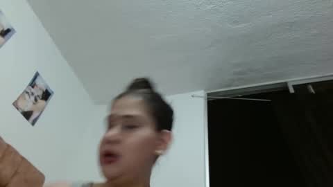 MIA VANESSA online show from April 21, 2026, 3:35 am