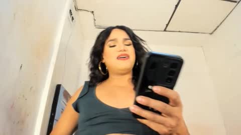 miavaniity54 online show from November 17, 2025, 9:42 pm