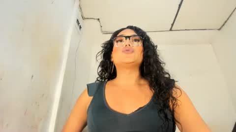 miavaniity54 online show from May 13, 2026, 9:22 pm