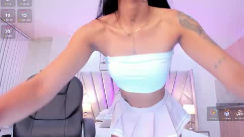 Mia Vegas online show from December 15, 2025, 11:42 pm