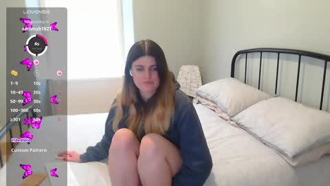 Mia  online show from February 19, 2025, 1:39 pm