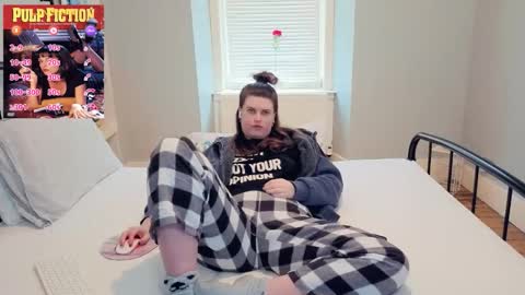 Mia  online show from April 15, 2026, 9:38 am