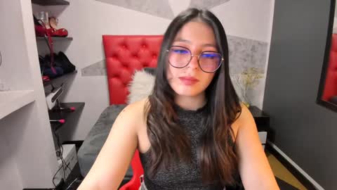 Snapshot of miawils_ chatting on December 4, 2024, 7:45 pm M I A W I L S online show from December 4, 2024, 7:45 pm