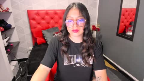 Snapshot of miawils_ chatting on January 20, 2025, 8:18 pm M I A W I L S online show from January 20, 2025, 8:18 pm