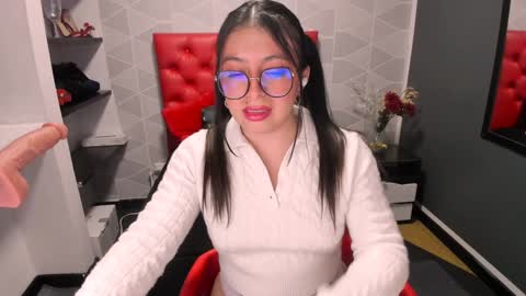 Snapshot of miawils_ chatting on January 24, 2025, 4:48 am M I A W I L S online show from January 24, 2025, 4:48 am