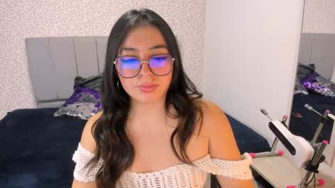 Snapshot of miawils_ chatting on February 2, 2025, 3:21 am M I A W I L S online show from February 2, 2025, 3:21 am