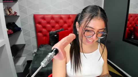 Snapshot of miawils_ chatting on February 9, 2025, 1:44 am M I A W I L S online show from February 9, 2025, 1:44 am