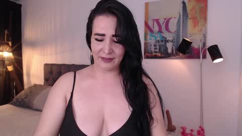 Mia Wilson online show from January 17, 2025, 5:42 am