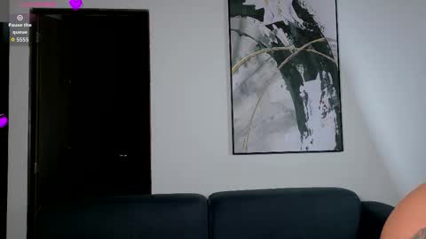 Mia online show from December 18, 2025, 2:39 am